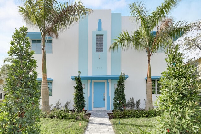 Building Photo - 211 S Ocean Blvd Rental