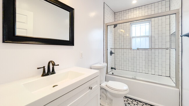 Photo - 5701 S San Vicente Blvd Unidad 1