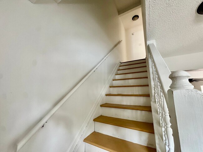 127 E Pamela Dr