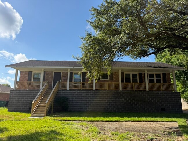 Building Photo - 6123 Reamer St