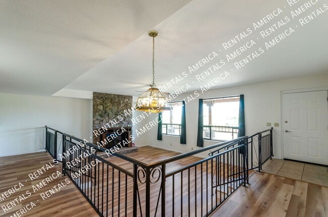 Photo - 3951 W Irvington Rd