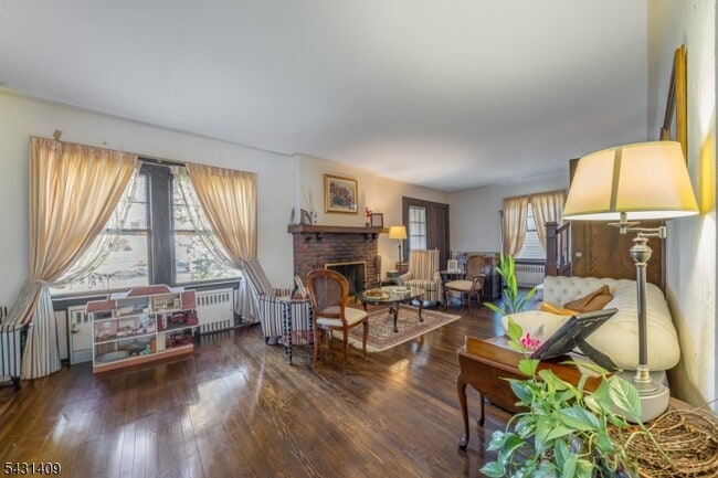 Photo - 366 Gregory Ave