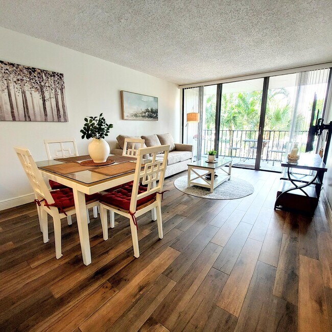 Photo - 1830 Embassy Dr Unit 306
