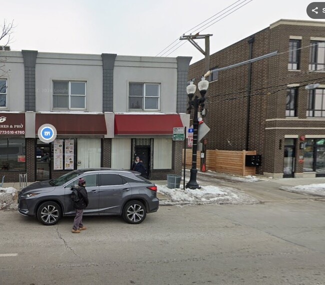 Building Photo - 1615 W Lawrence Ave Unit 2