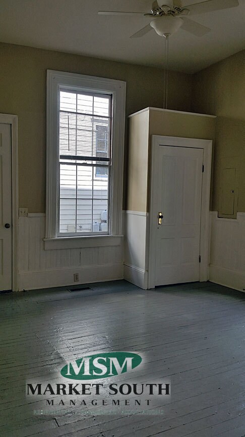 Photo - 308 E Waldburg St Unit Lower Back