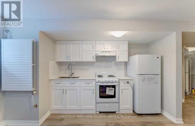 Photo - 110 Livingstone Ave