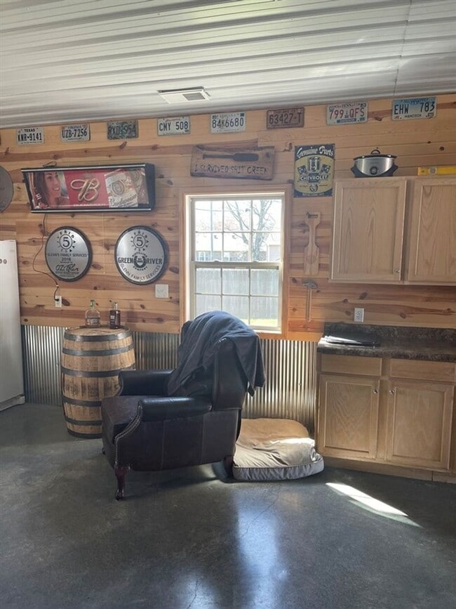 Photo - Beautiful 3 bedroom one bath home!