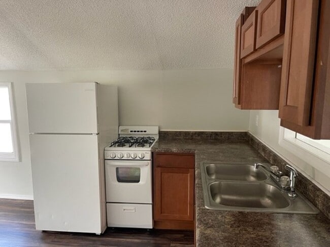 Building Photo - 409 E Campbell Ave