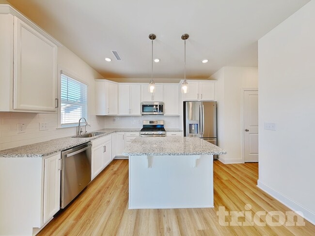 Photo - 402 Porterfield Dr