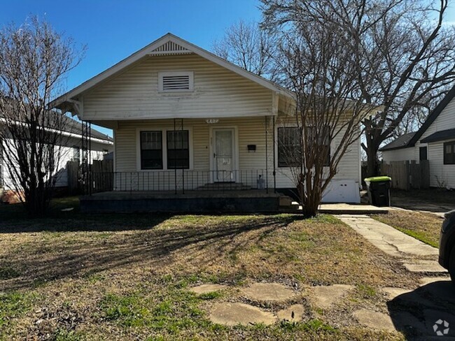 Building Photo - Fresh 3 bedroom 1 bath home with large lot...