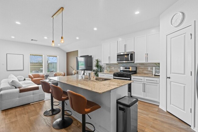 Photo - 31234 Yatesbury Ln