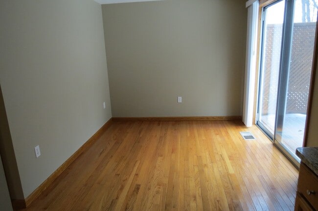 área de comedor - 109 Glendale Rd