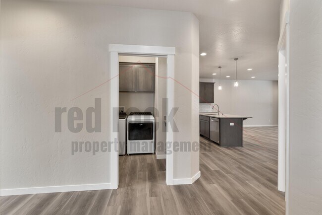 Photo - 1328 N Tschirley St