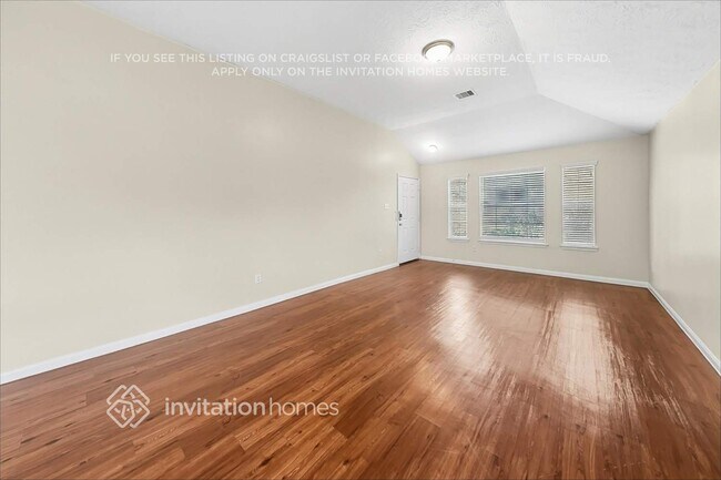 4026 Hawthorn Glen Ct