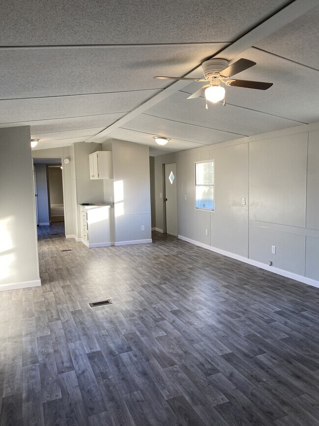 Photo - 210 Jamback Rd