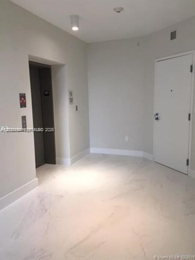 Photo - 16385 Biscayne Blvd Unit 16385 Biscayne Blvd # 621