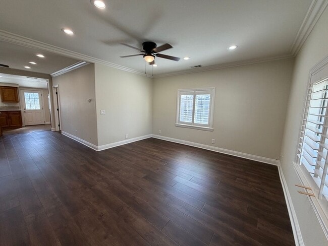 114 N 12th Ave Unit Front House
