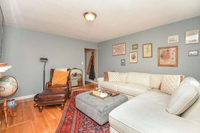 Photo - 99 Bartlett St Unit 2