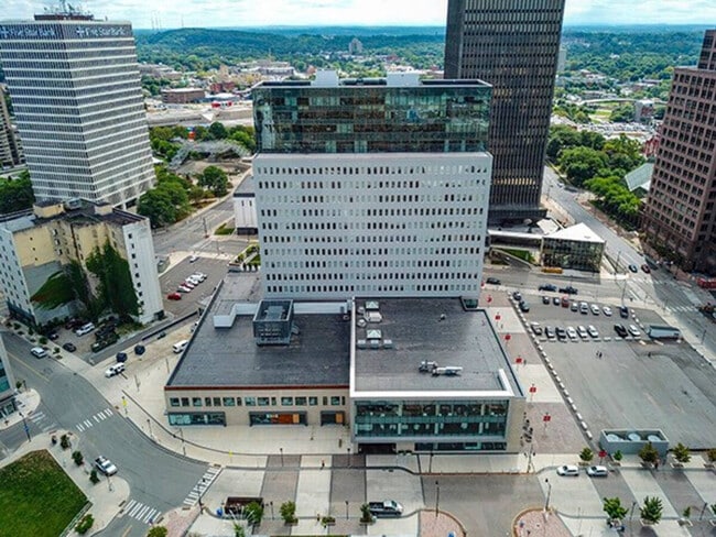 Photo - 280 E Broad St Unit ID1237044P