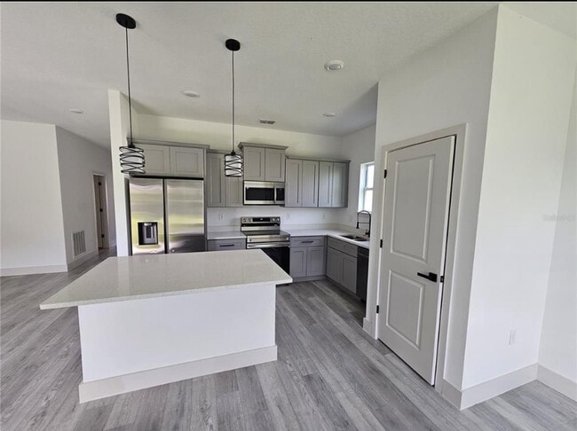 Building Photo - 1378 Wilmette St Rental