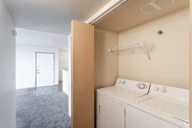 2BR, 2BA - 969 SF - Silver Creek Apartments
