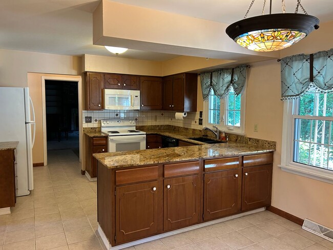 Photo - 119 W 41st St