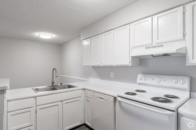 2BR, 1BA - 700SF - Kitchen