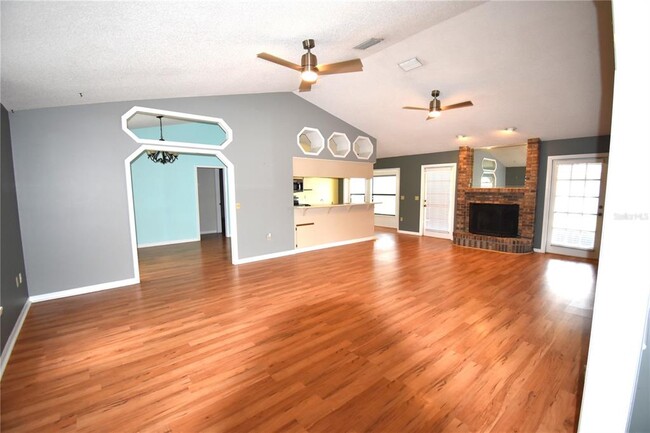 9109 Queen Elizabeth Ct