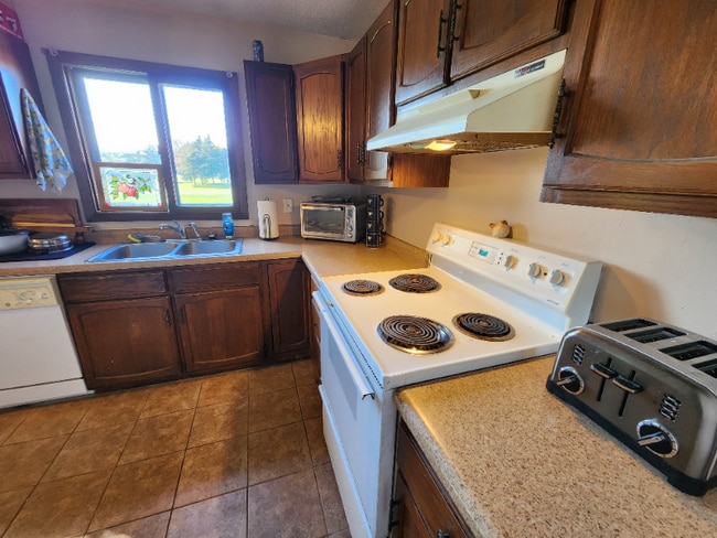 Photo - 719 21st St S