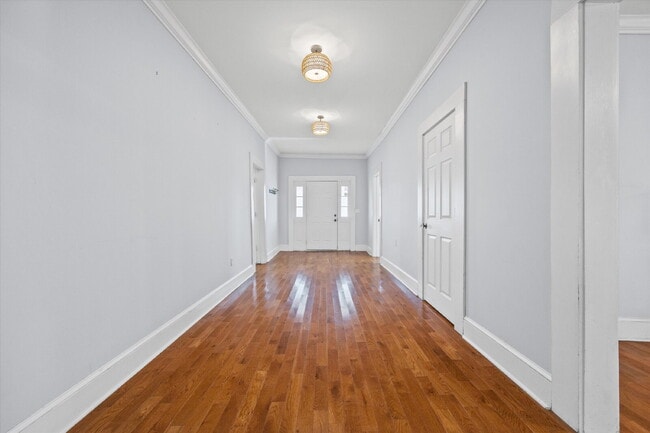 Photo - 512 Banks St