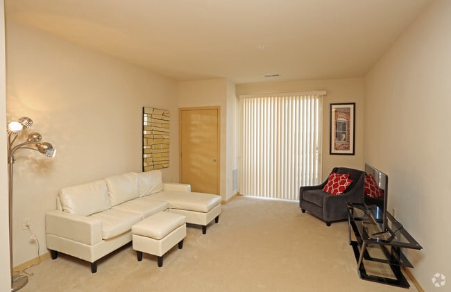 Living room - The Vue at Pinnacle Park