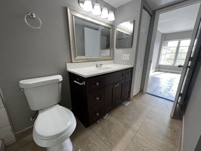 Photo - 4158 Inverrary Dr