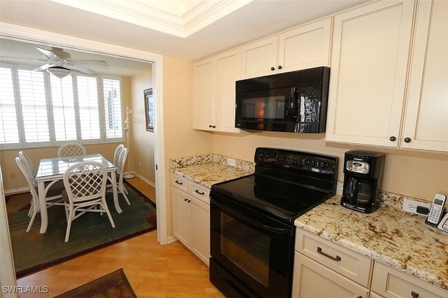 Building Photo - 5550 Heron Point Dr Unit 2004