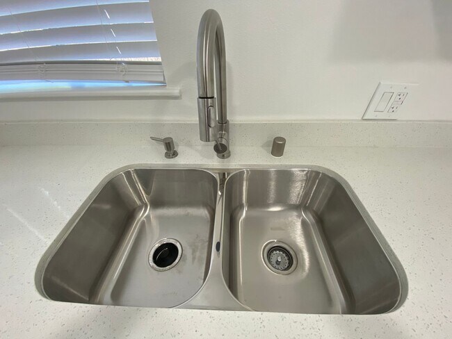 Photo - 3 BD/ 1BATH HOUSE LOCATED NEAR DOWNTOWN VA...