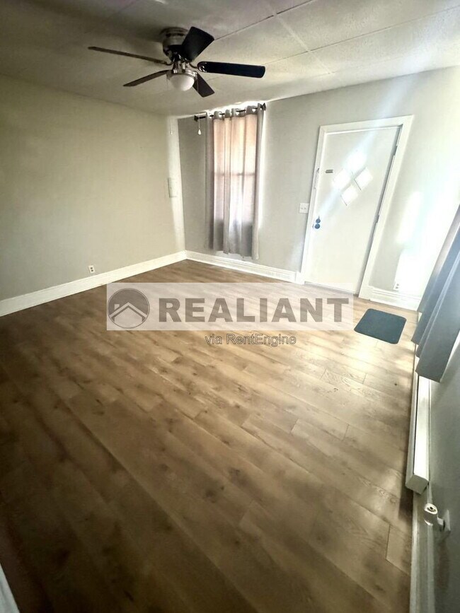 2227 Howell St Unit 1