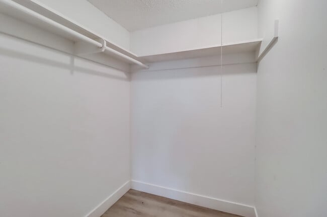 Photo - Hurlbut Unit 8656