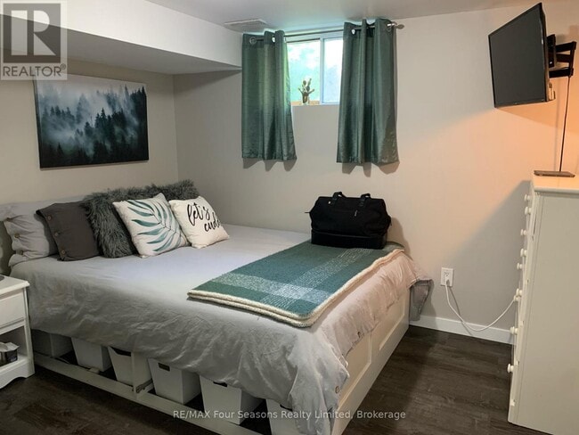 Photo - 57 Courtice Crescent