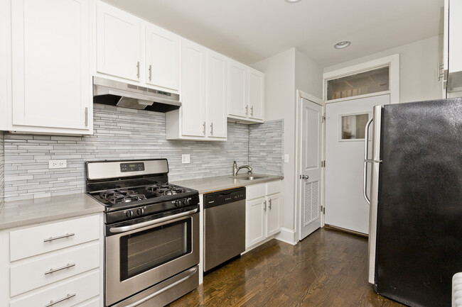 Photo - 5160 N Leavitt St Condo Unit 1