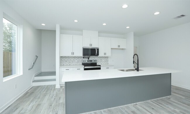 Photo - 9315 Ashville Dr Unidad B