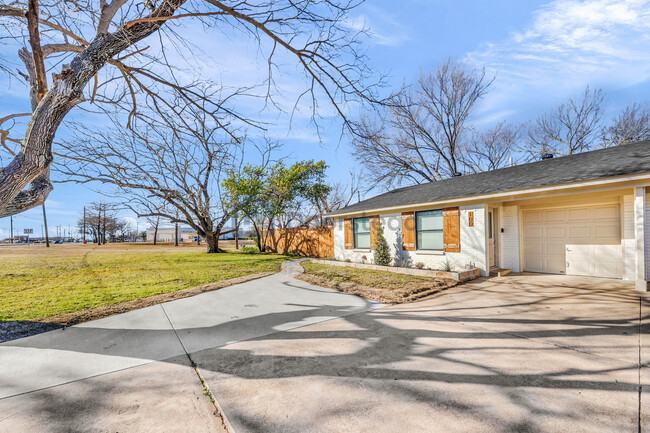 Photo - 100 Cheek-Sparger Rd House