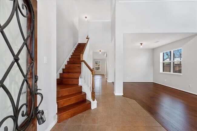 Photo - 146 Black Swan Pl