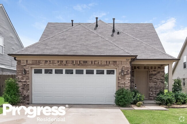 Building Photo - 9849 White Poplar Dr Rental