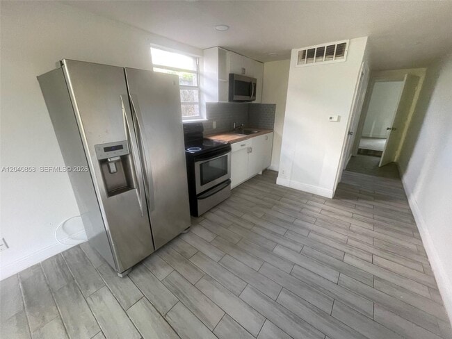 Photo - 1865 NW 16th St Unidad 1