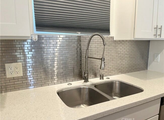 Photo - 6255 Woodman Ave Unit 203