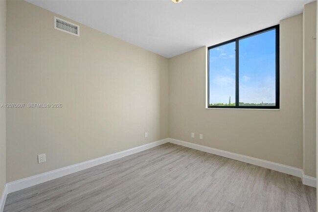 Photo - 1020 NW 2nd Ave Unit 302