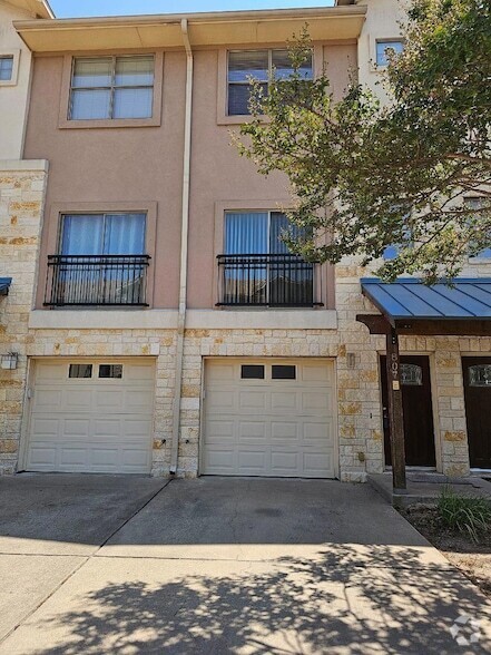 Building Photo - 13420 Lyndhurst St Unit 502 Rental