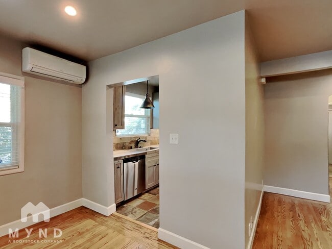 Photo - 2401 W St