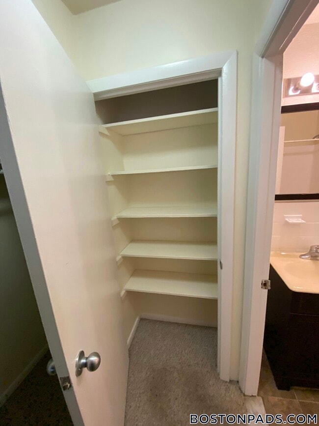Photo - 18 Westgate Dr Unit 204
