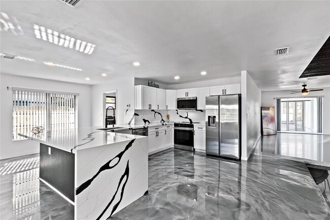 Building Photo - 1921 NW 40th Ct Rental