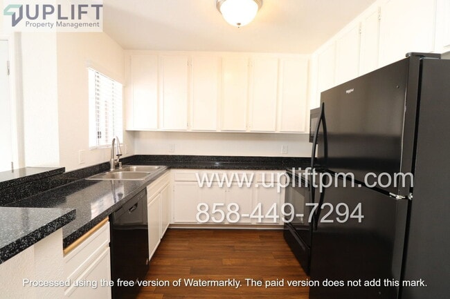 Building Photo - 1475 Graves Ave Unit 43